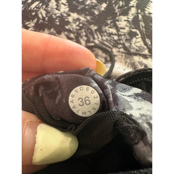 Lululemon Current State Unlined Board Shorts Size 36 - Picture 8 of 8